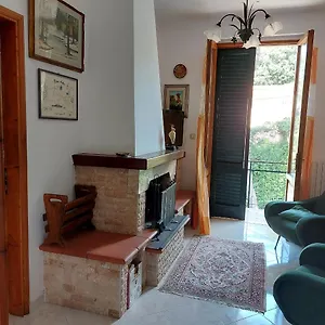 https://appartamento-a-due-passi-dal-mare-a-quercianella.it-tuscanyhotel.com