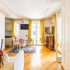 La Casa Al Mare Centro Storico Di Con Garage Loano