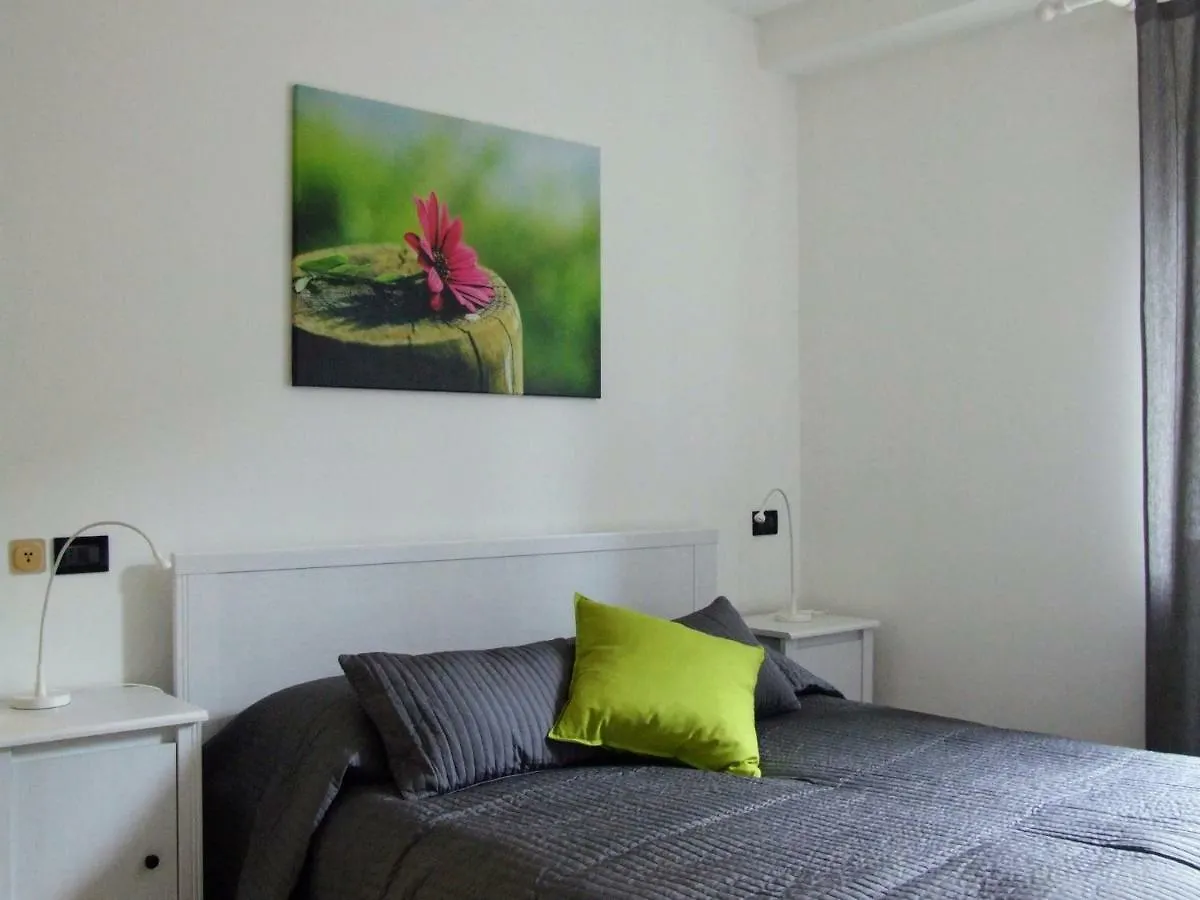 Zenzero Apartment Loano 0*,